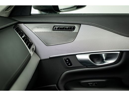 Volvo  XC90 T8 455PK Ultimate Dark | Luchtvering | HK Audio | Trekhaak | Getint Glas | 360 | Guard Alarm | 20'' ActivLease financial lease