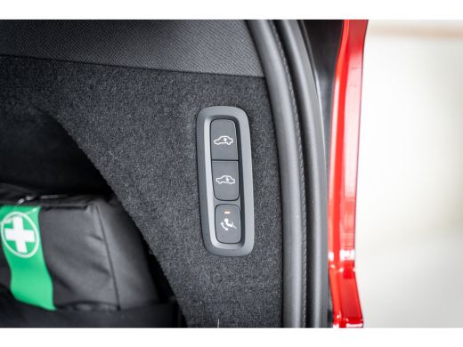 Volvo  XC90 T8 455PK Ultra Dark | Luchtvering | 360 | B&W Audio | Getint Glas | Trekhaak | 22'' ActivLease financial lease