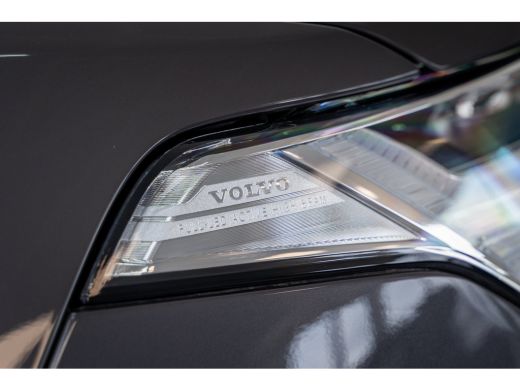 Volvo  XC90 T8 455PK Ultra Dark | Luchtvering | 360 | B&W Audio | Getint Glas | Trekhaak | 22'' ActivLease financial lease