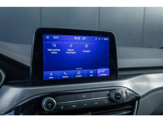 Ford Kuga 2.5 PHEV Titanium | 100% dealer o.h. | Trekhaak | Adaptieve cruise | Standkachel | Parkeercamera ... ActivLease financial lease