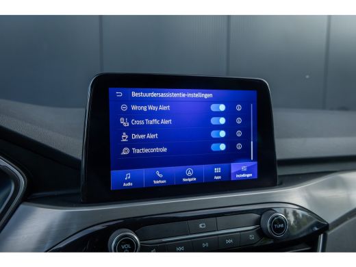 Ford Kuga 2.5 PHEV Titanium | 100% dealer o.h. | Trekhaak | Adaptieve cruise | Standkachel | Parkeercamera ... ActivLease financial lease