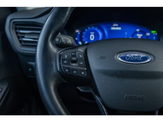 Ford Kuga 2.5 PHEV Titanium | 100% dealer o.h. | Trekhaak | Adaptieve cruise | Standkachel | Parkeercamera ... ActivLease financial lease