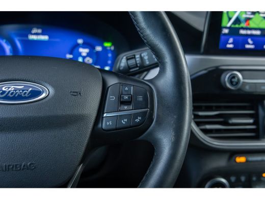 Ford Kuga 2.5 PHEV Titanium | 100% dealer o.h. | Trekhaak | Adaptieve cruise | Standkachel | Parkeercamera ... ActivLease financial lease