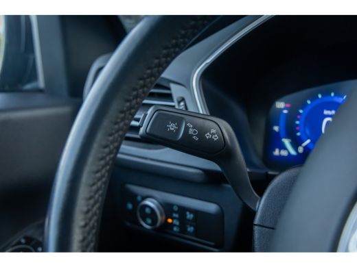 Ford Kuga 2.5 PHEV Titanium | 100% dealer o.h. | Trekhaak | Adaptieve cruise | Standkachel | Parkeercamera ... ActivLease financial lease