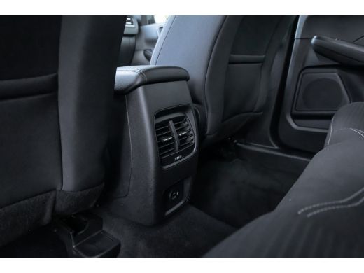 Ford Kuga 2.5 PHEV Titanium | 100% dealer o.h. | Trekhaak | Adaptieve cruise | Standkachel | Parkeercamera ... ActivLease financial lease