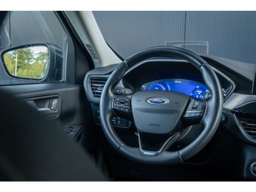 Ford Kuga 2.5 PHEV Titanium | 100% dealer o.h. | Trekhaak | Adaptieve cruise | Standkachel | Parkeercamera ... ActivLease financial lease