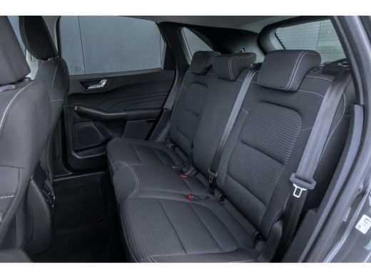 Ford Kuga 2.5 PHEV Titanium | 100% dealer o.h. | Trekhaak | Adaptieve cruise | Standkachel | Parkeercamera ... ActivLease financial lease
