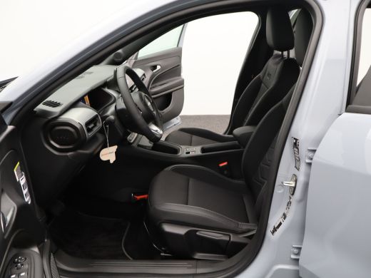 Jeep Avenger 1.2 e-Hybrid Black Edition 8 Jaar Garantie | Camera | Adaptieve Cruise Control | Parkeersenoren |... ActivLease financial lease