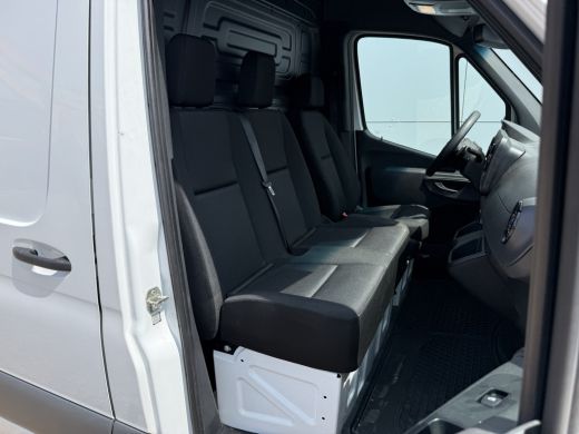 Mercedes-Benz eSprinter 312 55kWh L2H2 Elektrisch 145km WLTP 95% (SOH) 80kw Snelladen Climate Control Camera ActivLease financial lease