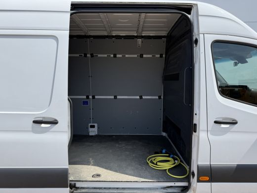 Mercedes-Benz eSprinter 312 55kWh L2H2 Elektrisch 145km WLTP 95% (SOH) 80kw Snelladen Climate Control Camera ActivLease financial lease
