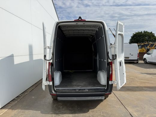Mercedes-Benz eSprinter 312 55kWh L2H2 Elektrisch 145km WLTP 95% (SOH) 80kw Snelladen Climate Control Camera ActivLease financial lease