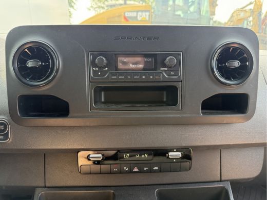 Mercedes-Benz eSprinter 312 55kWh L2H2 Elektrisch 145km WLTP 95% (SOH) 80kw Snelladen Climate Control Camera ActivLease financial lease