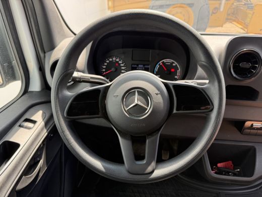Mercedes-Benz eSprinter 312 55kWh L2H2 Elektrisch 145km WLTP 95% (SOH) 80kw Snelladen Climate Control Camera ActivLease financial lease