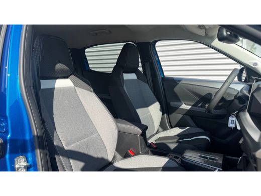 Opel Frontera ELECTRIC 44KWH 113PK GS AUTOMAAT NAVI / CLIMA / LED / PDC / 17" LMV / CAMERA / WINTERPAKKET / BLU... ActivLease financial lease