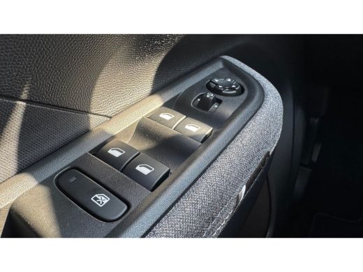 Opel Frontera ELECTRIC 44KWH 113PK GS AUTOMAAT NAVI / CLIMA / LED / PDC / 17" LMV / CAMERA / WINTERPAKKET / BLU... ActivLease financial lease