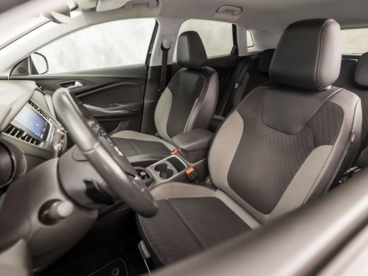 Opel Grandland X 1.6 Turbo Hybrid Elegance 228Pk Automaat (APPLE CARPLAY, SOH 93%, GROOT NAVI, CAMERA, GETINT GLAS... ActivLease financial lease