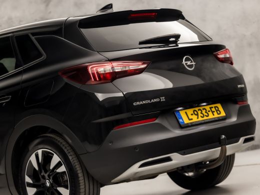 Opel Grandland X 1.6 Turbo Hybrid Elegance 228Pk Automaat (APPLE CARPLAY, SOH 93%, GROOT NAVI, CAMERA, GETINT GLAS... ActivLease financial lease