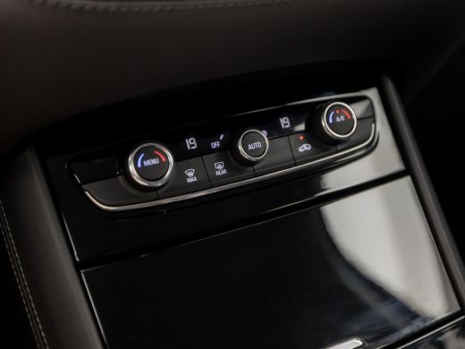Opel Grandland X 1.6 Turbo Hybrid Elegance 228Pk Automaat (APPLE CARPLAY, SOH 93%, GROOT NAVI, CAMERA, GETINT GLAS... ActivLease financial lease