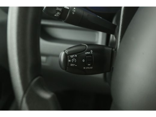 Opel Vivaro-e Toyota ProAce Extra Range 75 kWh L2H1 | Snelladen | SOH 94% | Airco | Cruise | Carplay | 3 Zits |... ActivLease financial lease