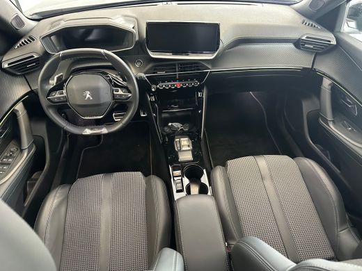 Peugeot 2008 1.2 PureTech GT 17" Lichtmetaal | Camera | Digitaal Dashboard | Climate | Cruise | Navigatie | Ca... ActivLease financial lease