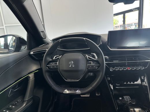 Peugeot 2008 1.2 PureTech GT 17" Lichtmetaal | Camera | Digitaal Dashboard | Climate | Cruise | Navigatie | Ca... ActivLease financial lease