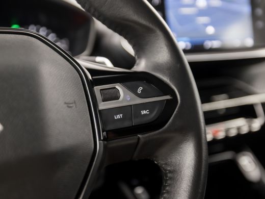 Peugeot 2008 1.2 PureTech Sport 131Pk Automaat (APPLE CARPLAY, GROOT NAVI, LM VELGEN, SPORTSTOELEN, PARKEERSEN... ActivLease financial lease