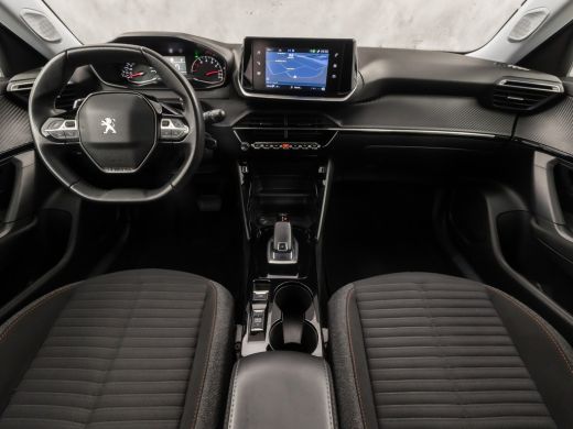 Peugeot 2008 1.2 PureTech Sport 131Pk Automaat (APPLE CARPLAY, GROOT NAVI, LM VELGEN, SPORTSTOELEN, PARKEERSEN... ActivLease financial lease