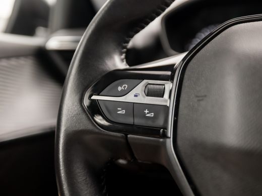 Peugeot 208 1.2 PureTech Sport (APPLE CARPLAY, KEYLESS, PARKEERSENSOREN, SPORTSTOELEN, CRUISE, LANE ASSIST, N... ActivLease financial lease