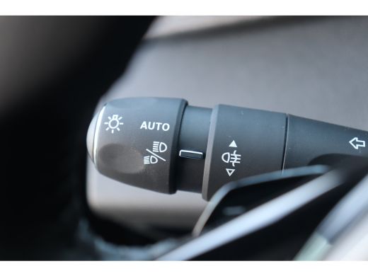 Peugeot 308 SW 1.2 HYBRID 145PK ALLURE AUTOMAAT / NAVI / LEDER / CLIMA / PDC / 17" LMV / CAMERA / KEYLESS / F... ActivLease financial lease