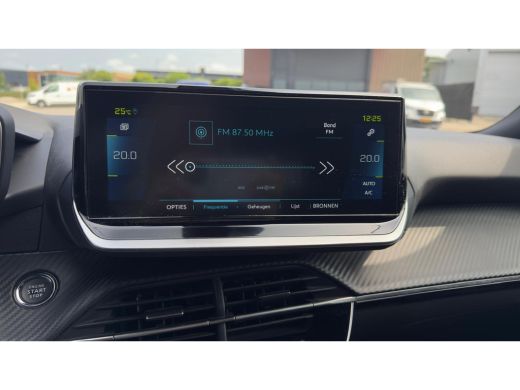 Peugeot e-2008 EV Allure 50 kWh | 96% SOH | Camera achter | Apple Carplay / Android Auto | Navigatie | ActivLease financial lease