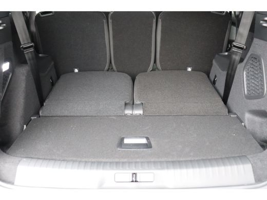 Peugeot e-5008 73KWH 210PK 7-ZITS ALLURE AVANTAGE AUTOMAAT / NAVI / LEDER / CLIMA / FULL-LED / 19" LMV / AFN. TR... ActivLease financial lease