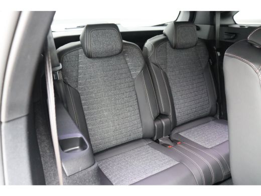 Peugeot e-5008 73KWH 210PK 7-ZITS ALLURE AVANTAGE AUTOMAAT / NAVI / LEDER / CLIMA / FULL-LED / 19" LMV / AFN. TR... ActivLease financial lease