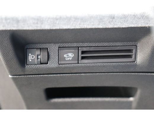 Peugeot e-5008 73KWH 210PK 7-ZITS ALLURE AVANTAGE AUTOMAAT / NAVI / LEDER / CLIMA / FULL-LED / 19" LMV / AFN. TR... ActivLease financial lease
