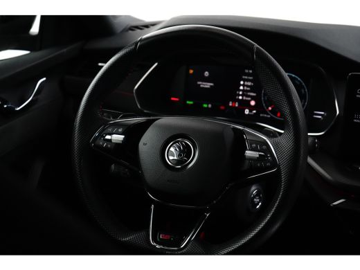 Skoda Octavia Combi 1.4 TSI iV RS PHEV 245PK | TREKHAAK | CAMERA | STOELVERW. | NAVIGATIE | APP. CONNECT | 18 I... ActivLease financial lease