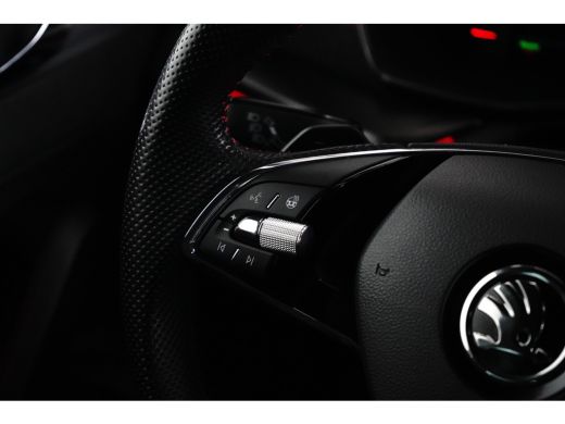 Skoda Octavia Combi 1.4 TSI iV RS PHEV 245PK | TREKHAAK | CAMERA | STOELVERW. | NAVIGATIE | APP. CONNECT | 18 I... ActivLease financial lease