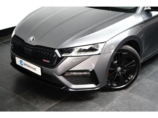 Skoda Octavia Combi 1.4 TSI iV RS PHEV 245PK | TREKHAAK | CAMERA | STOELVERW. | NAVIGATIE | APP. CONNECT | 18 I... ActivLease financial lease