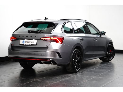 Skoda Octavia Combi 1.4 TSI iV RS PHEV 245PK | TREKHAAK | CAMERA | STOELVERW. | NAVIGATIE | APP. CONNECT | 18 I... ActivLease financial lease