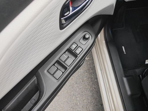 Suzuki Swift 1.2 Select Smart Hybrid ActivLease financial lease