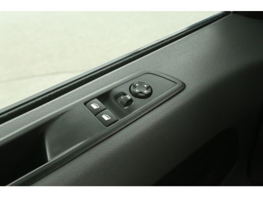 Toyota ProAce Extra Range 75 kWh L2H1 | Snelladen | SOH 94% | Airco | Cruise | Carplay | 3 Zits | Navi ActivLease financial lease