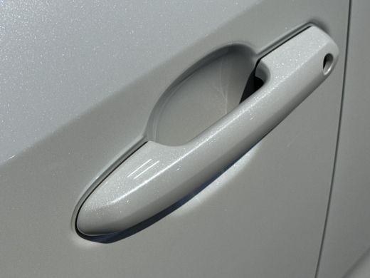 Toyota RAV4 2.5 Hybrid AWD Bi-Tone | Navigatie | Stoel - en stuurverwarming | Mag 1650KG trekken | ActivLease financial lease