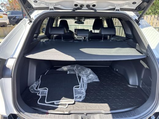 Toyota RAV4 2.5 Hybrid AWD Bi-Tone | Navigatie | Stoel - en stuurverwarming | Mag 1650KG trekken | ActivLease financial lease