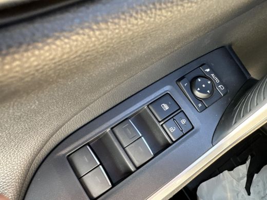 Toyota RAV4 2.5 Hybrid AWD Bi-Tone | Navigatie | Stoel - en stuurverwarming | Mag 1650KG trekken | ActivLease financial lease