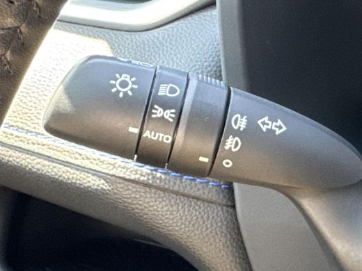 Toyota RAV4 2.5 Hybrid AWD Bi-Tone | Navigatie | Stoel - en stuurverwarming | Mag 1650KG trekken | ActivLease financial lease