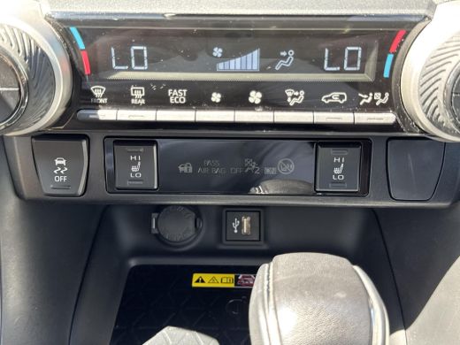 Toyota RAV4 2.5 Hybrid AWD Bi-Tone | Navigatie | Stoel - en stuurverwarming | Mag 1650KG trekken | ActivLease financial lease