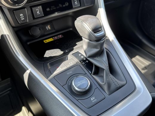 Toyota RAV4 2.5 Hybrid AWD Bi-Tone | Navigatie | Stoel - en stuurverwarming | Mag 1650KG trekken | ActivLease financial lease