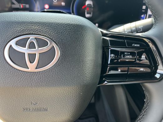 Toyota Urban Cruiser Dynamic 61 kWh | Bluish Black parelmoer | Nieuw uit voorraad leverbaar | ActivLease financial lease
