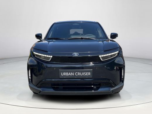 Toyota Urban Cruiser Dynamic 61 kWh | Bluish Black parelmoer | Nieuw uit voorraad leverbaar | ActivLease financial lease