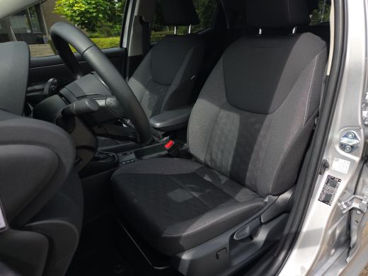 Toyota Yaris 1.5 Hybrid 115 Dynamic Comfort Pack | NL Auto | BTW Auto | Apple CarPlay | Rijklaar incl. garantie | ActivLease financial lease