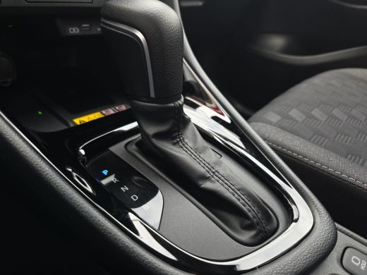 Toyota Yaris 1.5 Hybrid 115 Dynamic Comfort Pack | NL Auto | BTW Auto | Apple CarPlay | Rijklaar incl. garantie | ActivLease financial lease