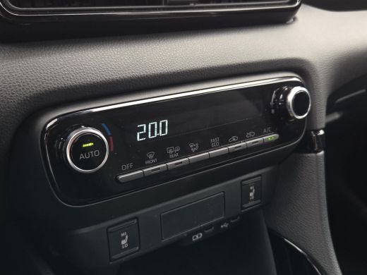 Toyota Yaris 1.5 Hybrid 115 Dynamic Comfort Pack | NL Auto | BTW Auto | Apple CarPlay | Rijklaar incl. garantie | ActivLease financial lease